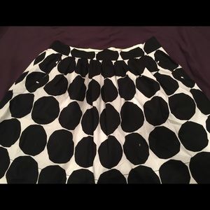 Banana Republic B&W skirt